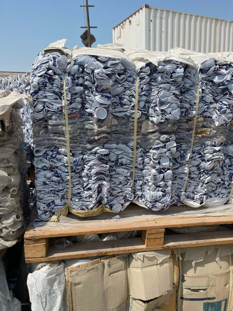 Pet Bottles 90/10