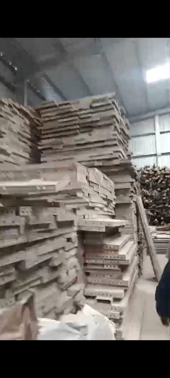 For Sale: Aluminium Centering Plate