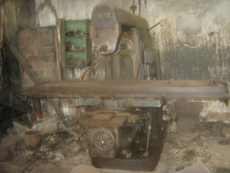  Imported Universal Milling Machine For  Sale